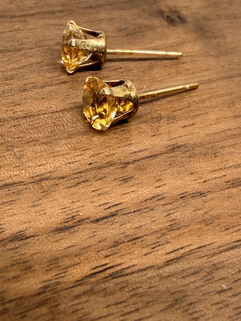 14k Gold 5mm Citrine Stud Earrings - Picture 2 of 7